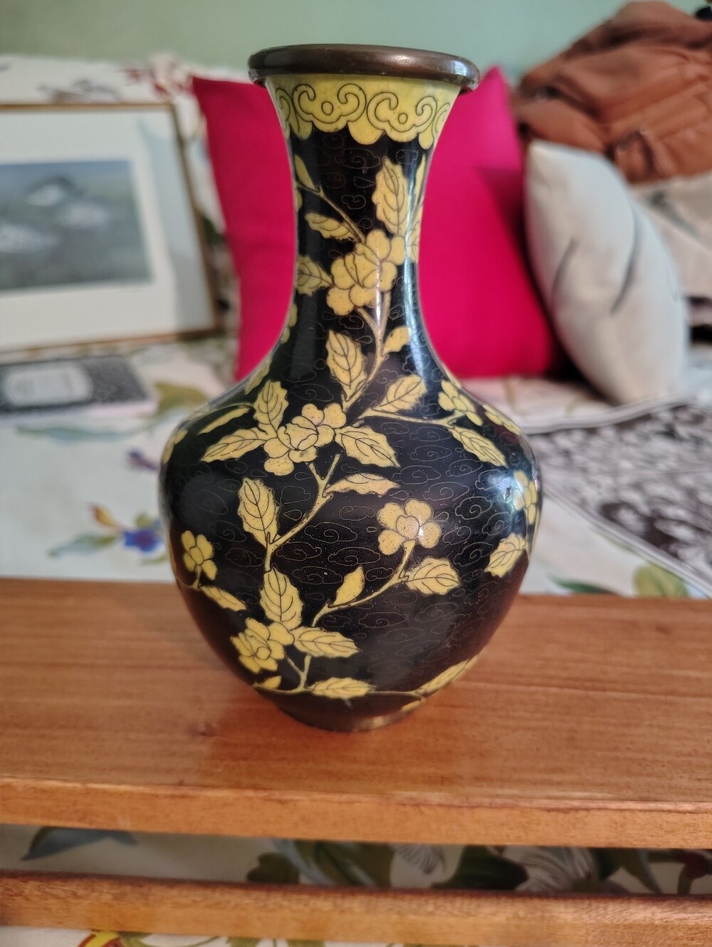 Vintage Cloisonne Black and Yellow Floral Decorative Vase -China